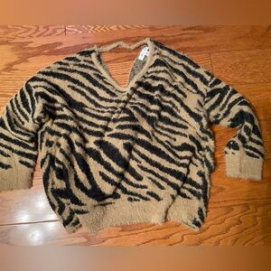 She & Sky Leopard Print Sweater size M/L